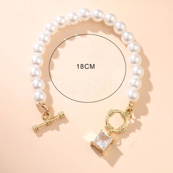 Faux Pearl Gold Tone Crystal Gem Stone Bracelet - Picture 3 of 3